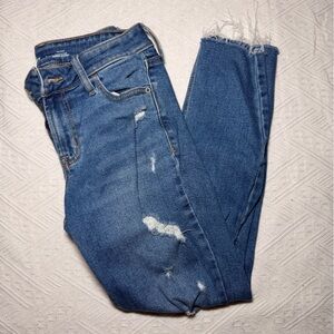 Old Navy Women's Skinny Jeans in Distressed Blue